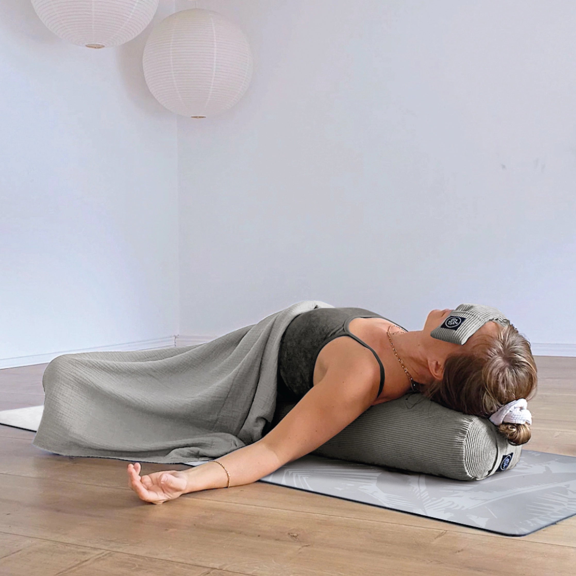 Design Yoga Bolster - Pale Cord