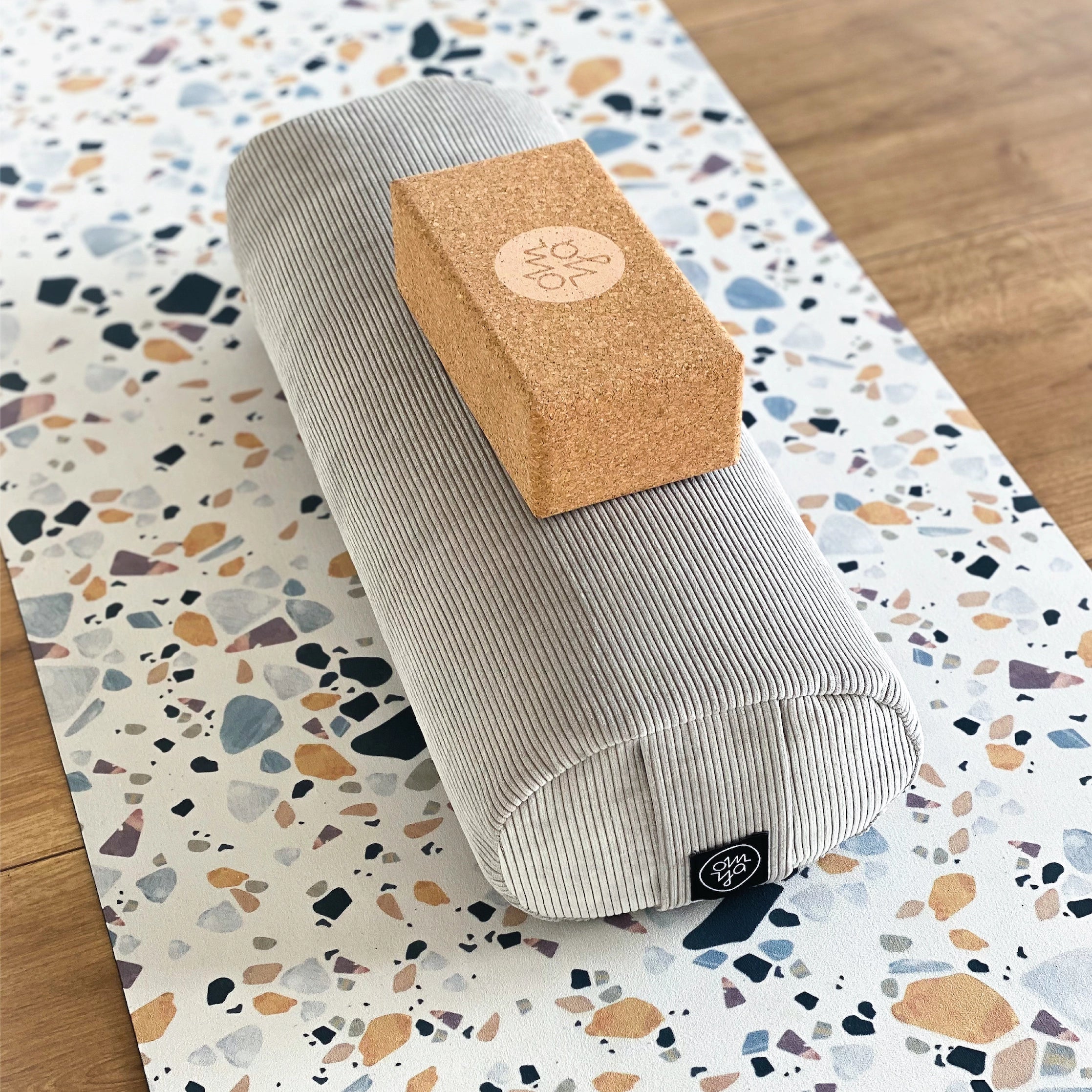 Design Yoga Bolster - Pale Cord