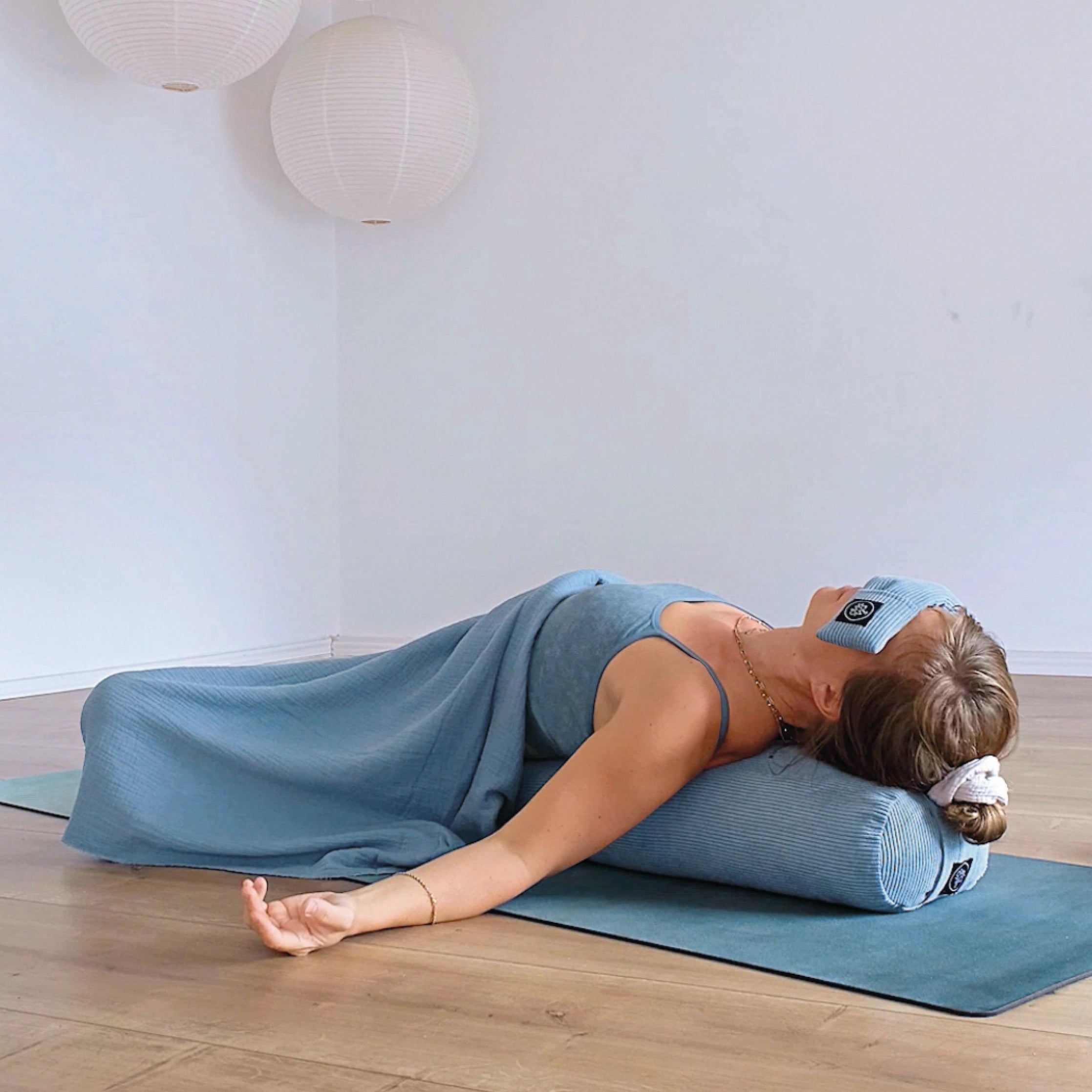 Shavasana Blanket - Aqua Muslin