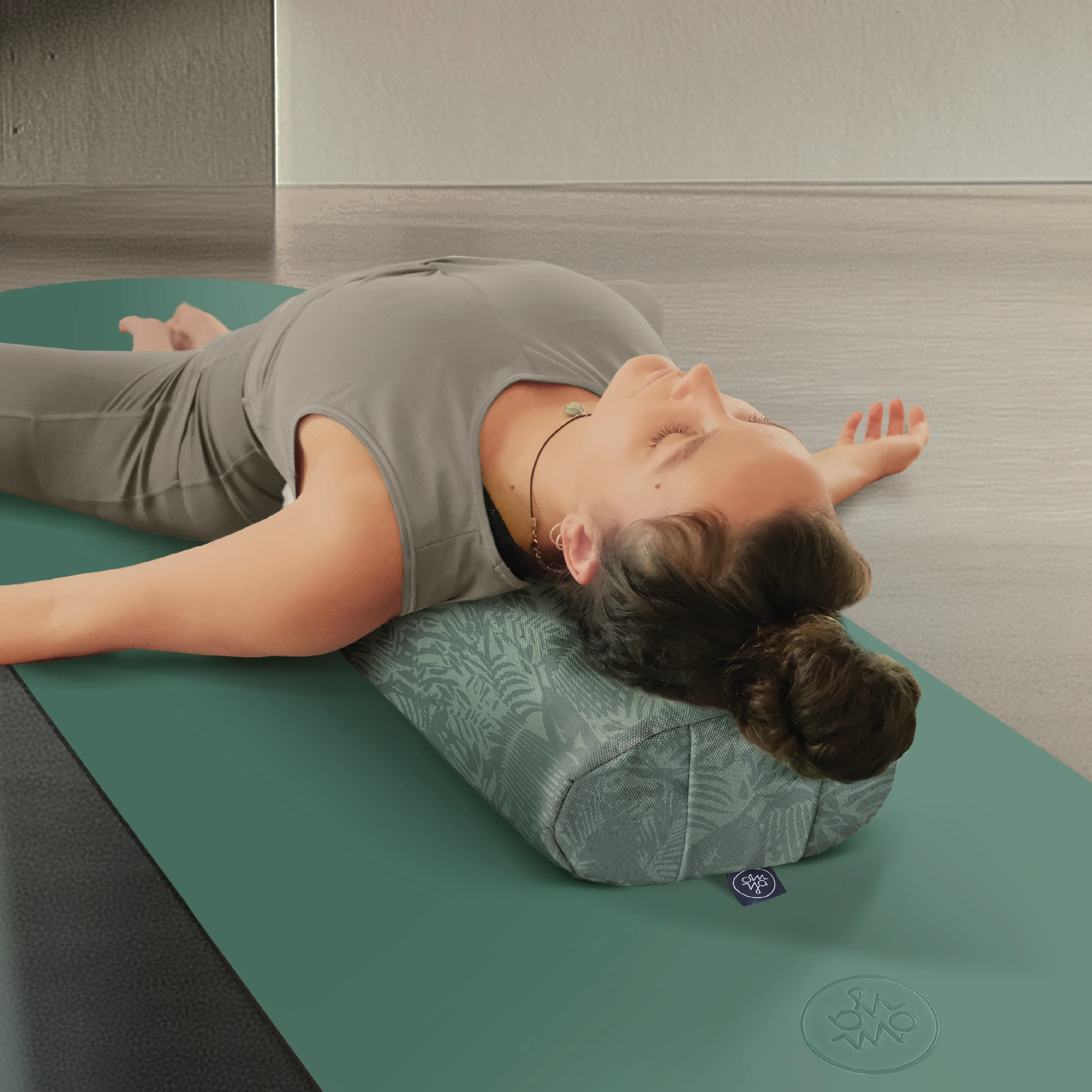 Design Yoga Bolster - Green Botanic