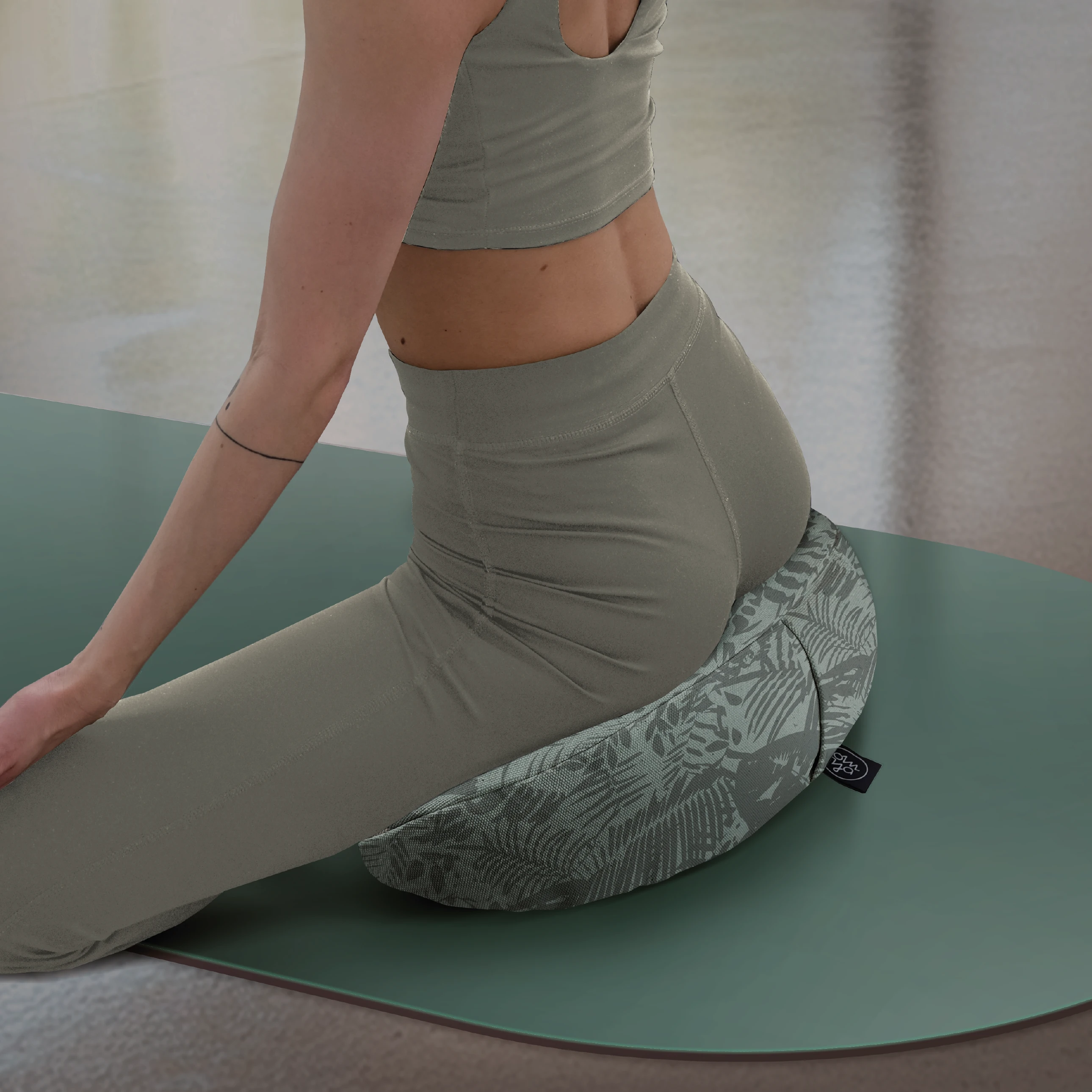 Coussin Demi Lune Design Yoga - Green Botanic