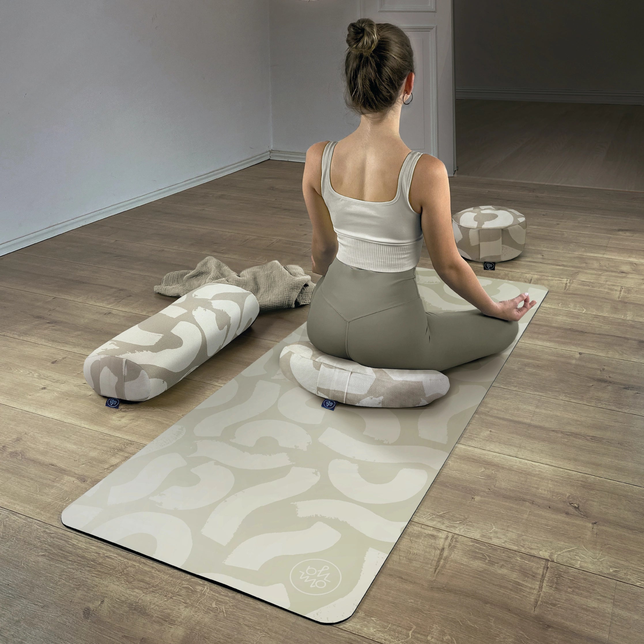 Design Yoga Halbmond Kissen - Art of Living