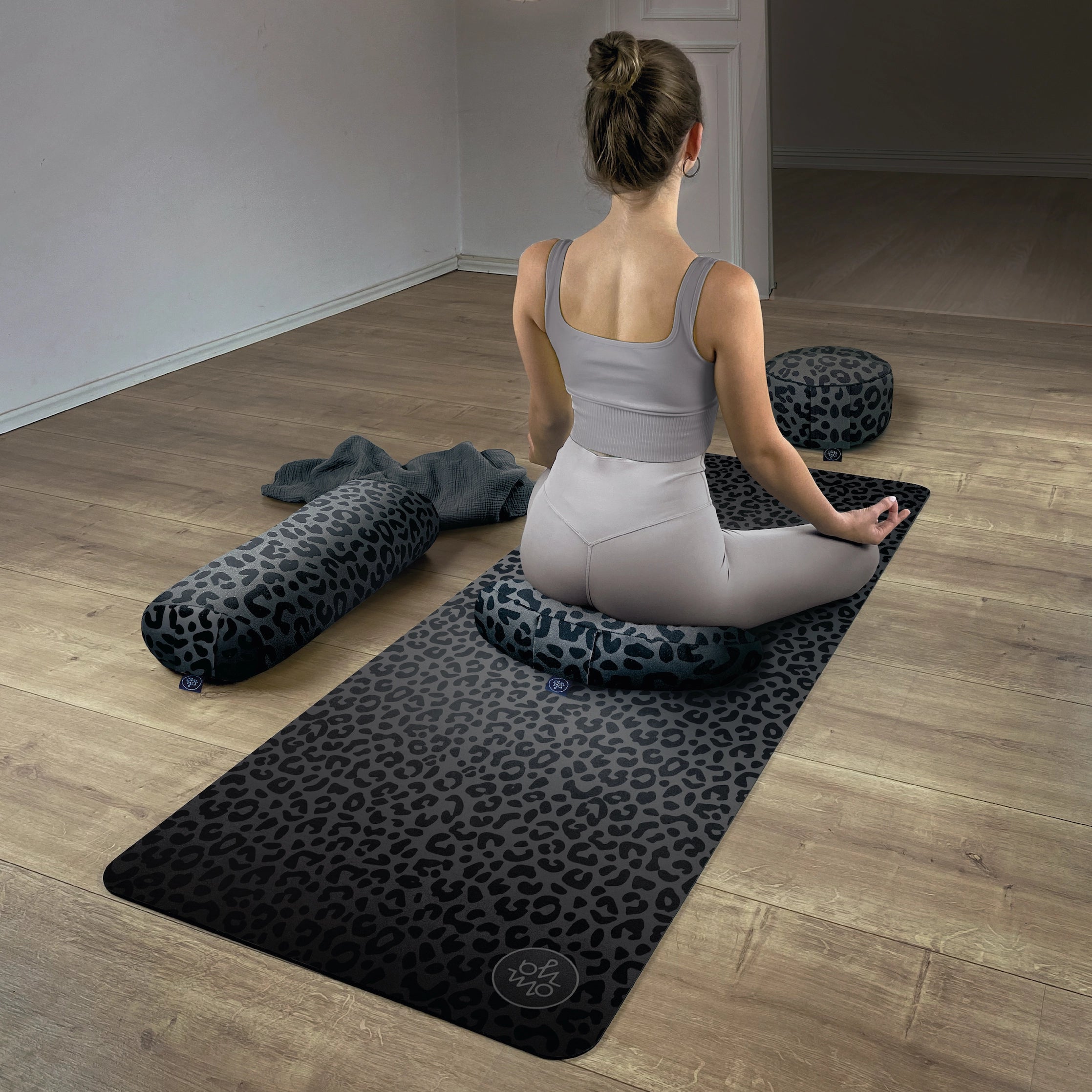 Design Yoga Halbmond Kissen - Deep Wild