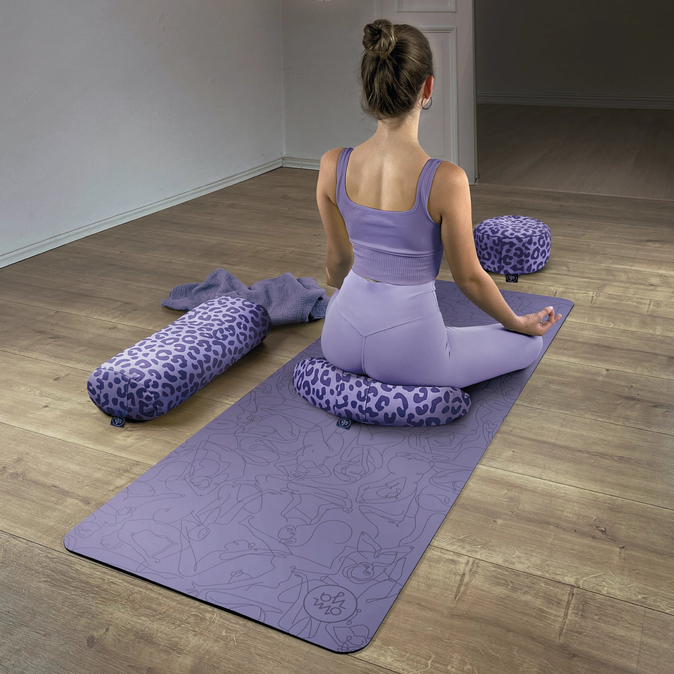 Design Yoga Bolster - Lavender Leo