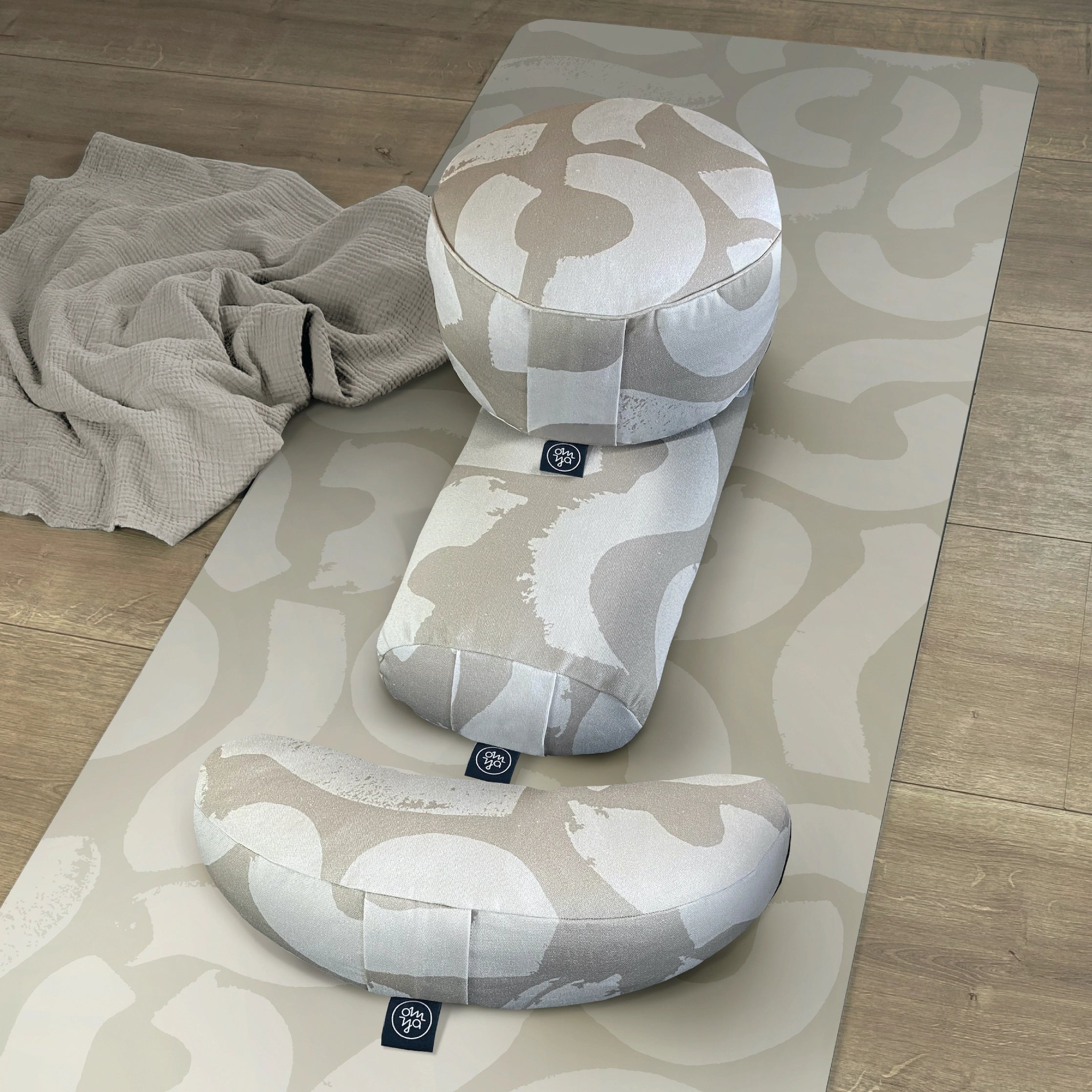 Design Yoga Bolster - Art of Living